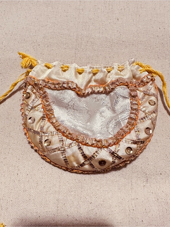 Vintage Handbags - Vintage | Pouch | Embroidered Silk Jewelry Pouch in Ivory and White